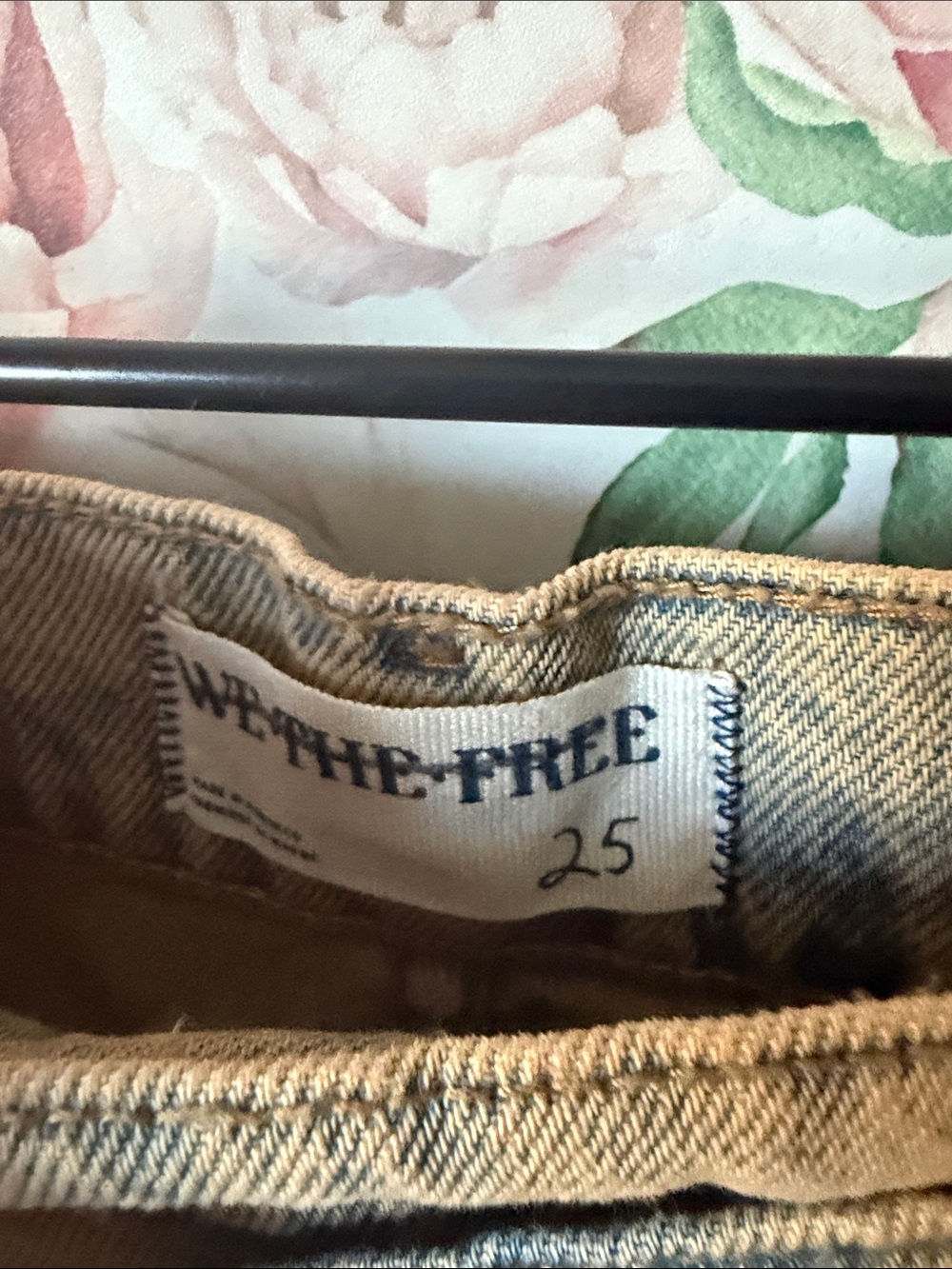 FREE PEOPLE WE THE FREE Boomerang LONG SHORTS size 0 25 Denim Jean - Picture 4 of 5